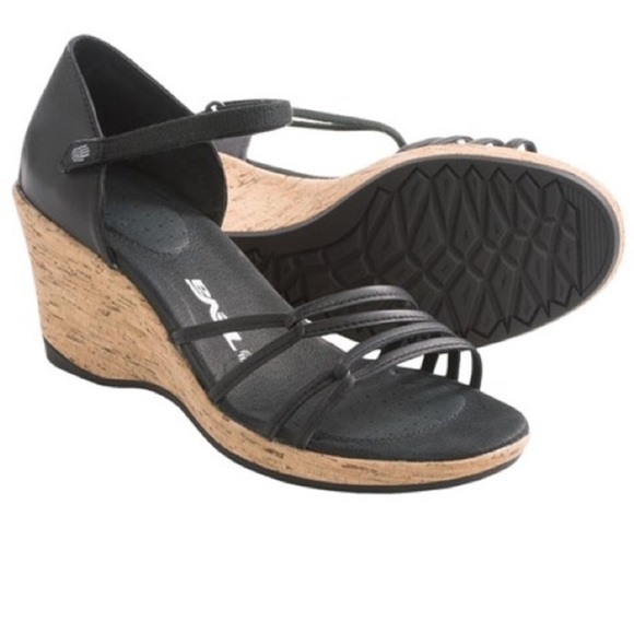 ⭐️Teva Riviera Wedge Leather Strappy Sandals Bungee Cord⭐️ NWOT - Picture 1 of 12